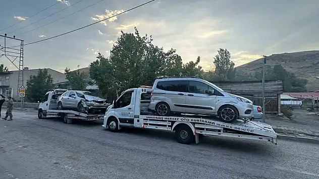 Sarıkamış'ta zincirleme kaza: 5 yaralı, biri ağır! Soruşturma sürüyor
