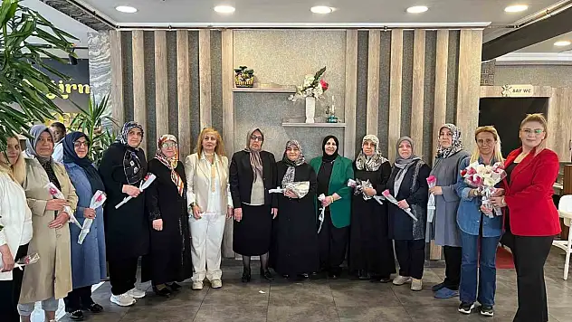 Şehit Aileleri için Vefa Sofrası: Şevkatli Eller Derneği Anneler Günü'nde Bir Araya Geldi