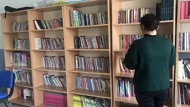 Şehit Öğretmenlerin Adlarıyla Yenilenen Soğukpınar İlk/Ortaokulu Eğitime Katkı Sunuyor
