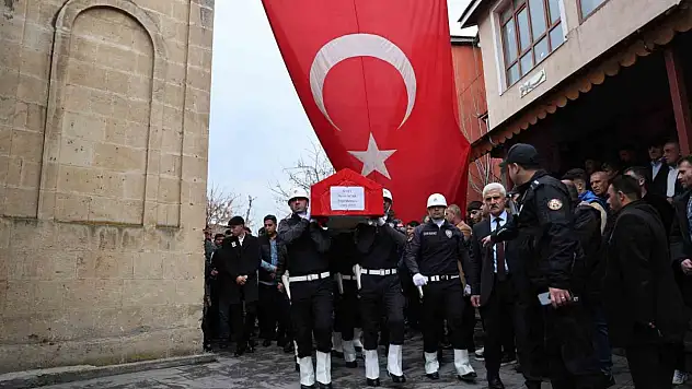 Şehit polis memuru Mesut Acar memleketi Muş'ta uğurlandı
