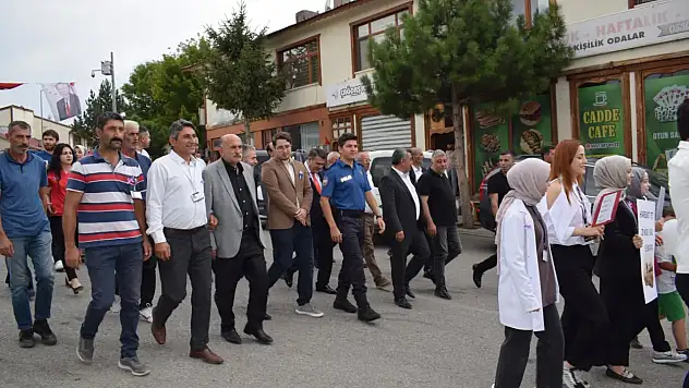 Şenkaya'da Halk Sağlığı Haftası Yürüyüşü Düzenlendi