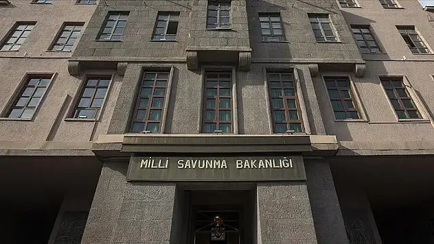 Sınır hattında provokasyon: Bayrağa saldırıya soruşturma
