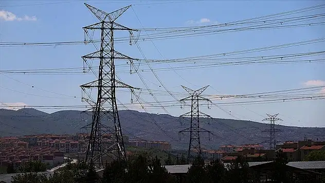 Son 55 yılın en sıcak yazı elektrikte rekor talep yarattı
