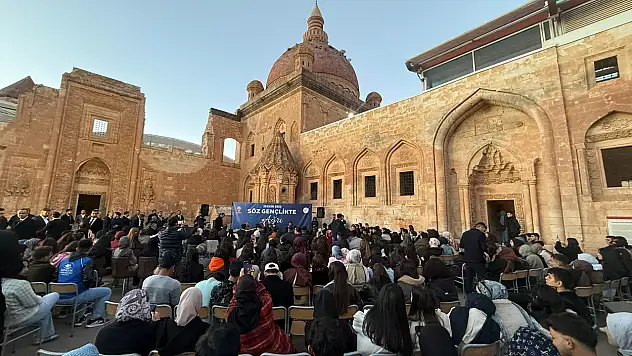 'Söz Gençlikte Ağrı', gençlik buluşmasına İshak Paşa Sarayı ev sahipliği yaptı