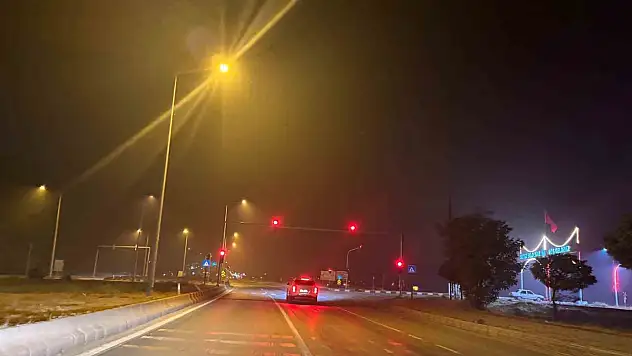 Sungu'da Çöp Yakma İsyanı: Ya Temizlesinler Ya Taşınalım!