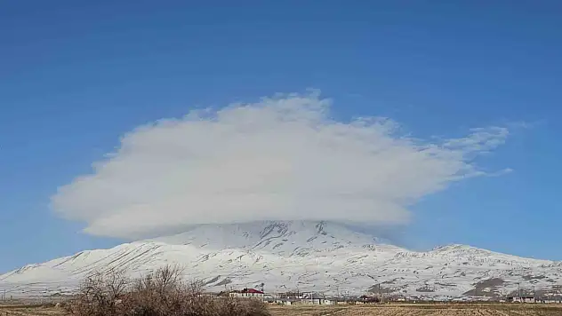 Süphan Dağı'nda ufo bulutu görüntülendi