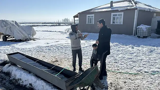 Susuz'da Kar ve Buzla Mücadele Çalışmaları Sürüyor