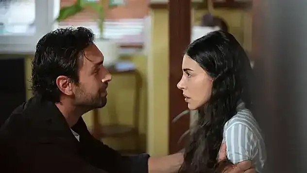 Taşacak Bu Deniz Adil Koçari'nin yeni sevgilisi kim, 17. bölümde kiminle yemeğe çıktı ve kiminle sevgilisi?