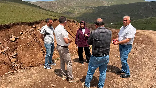Taşlıçay'da Balık Gölü yolunda iyileştirme çalışmaları sürüyor