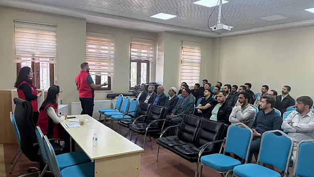 Taşlıçay'da din görevlilerine terör ve radikalleşme semineri verildi