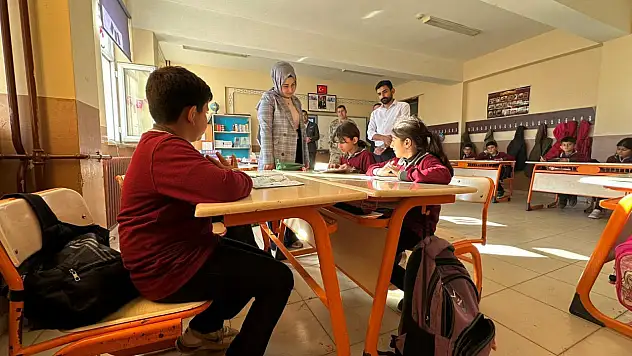 Taşlıçay'da Gazze Kermesi ve Cumhuriyet Sergisi düzenlendi