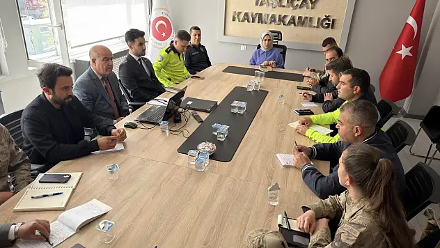 Taşlıçay'da güvenli eğitim için kurumlar bir araya geldi