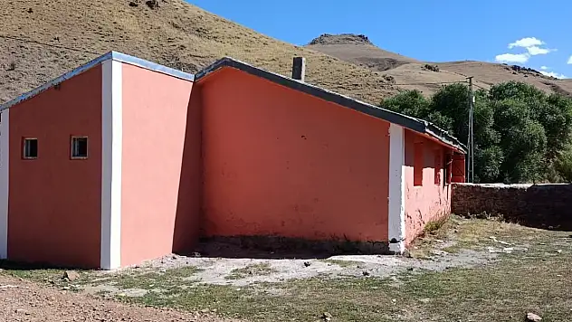 Taşlıçay'da Kağnılı İlkokulu yeni eğitim yılına hazırlandı