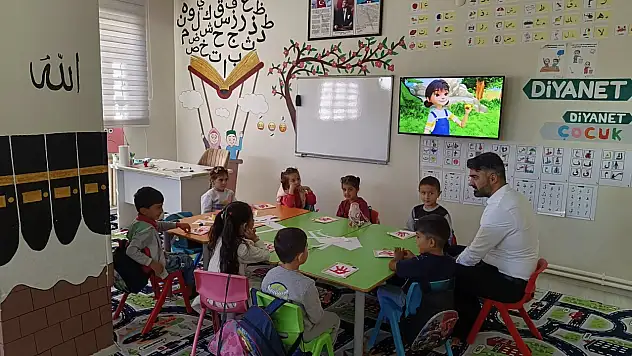 Taşlıçay'da Kur'an kurslarında miniklerin eğitim heyecanı başladı