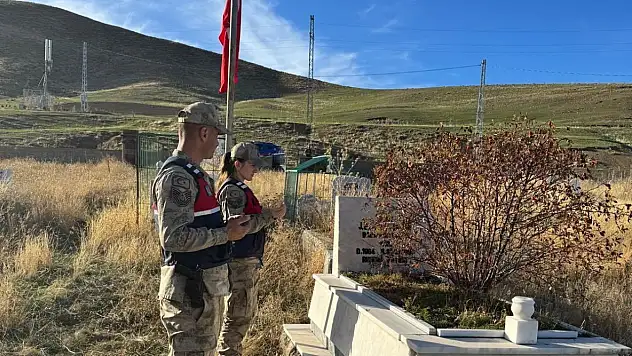 Taşlıçay'da Şehit Jandarma Er Salih Duman dualarla anıldı