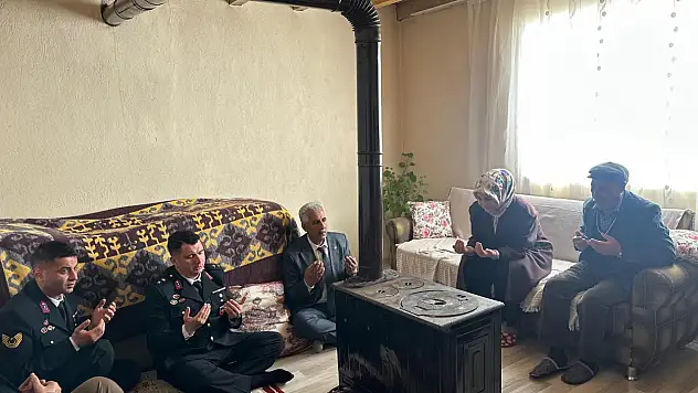 Taşlıçay'ın kadın kaymakamı gönüllere dokunuyor