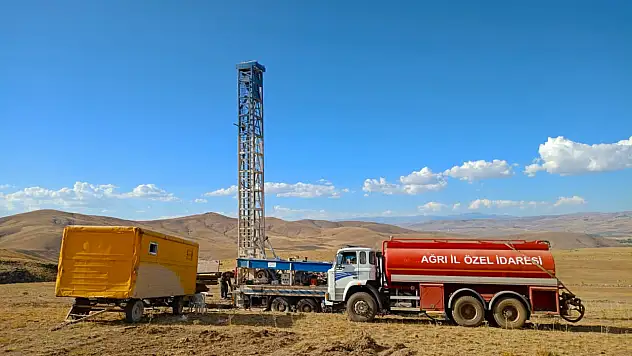 Taşlıçay'ın Yukarıdumanlı Köyü'nde içme suyu için sondaj çalışması başlatıldı