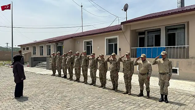 Taşlıçay Kaymakamı Kübra Baka Kılıç'tan bayramda güvenlik güçlerine ziyaret