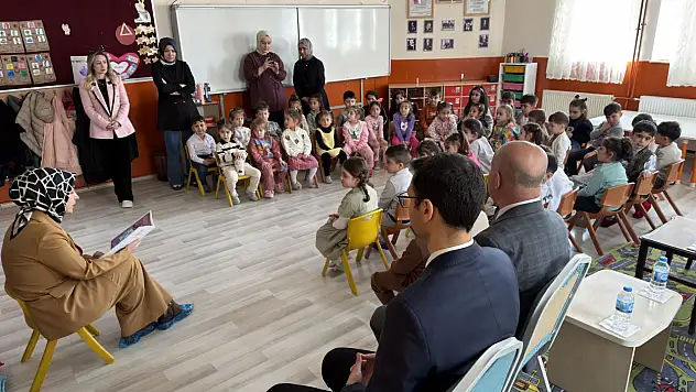 Taşlıçay Kaymakamı miniklerle buluştu