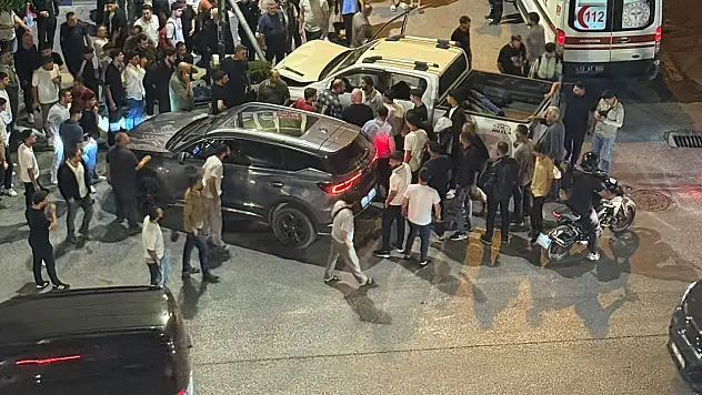 Tatvan'da iki araç çarpıştı: 5 kişi yaralandı