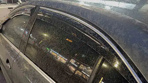 Tatvan'da yağmurla gelen çamur sürprizi