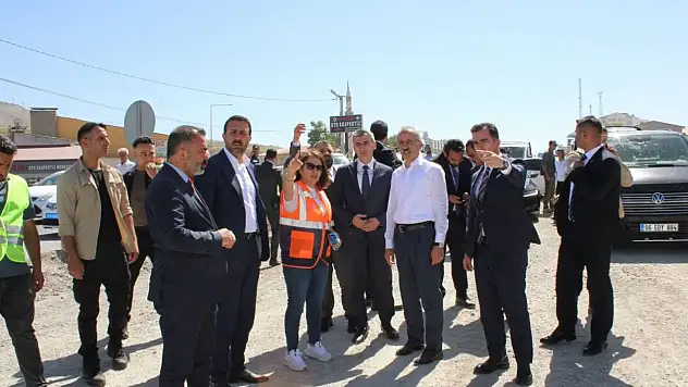 Tatvan Karşıyaka Kavşağı'nda Detaylı İnceleme Yapıldı