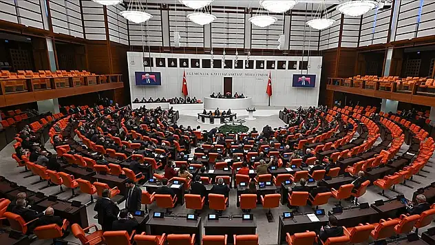 TBMM genel kurulu yeni düzenlemeler için toplanıyor