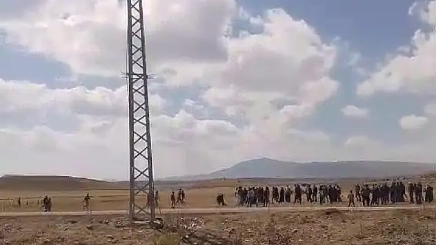 Tekman'da İntihar Sonrası Cenaze Töreninde Kavga: Jandarma Müdahale Etti
