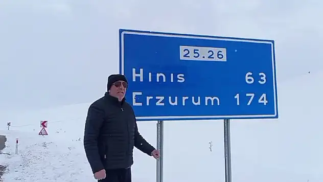 Tekman yolu Palandöken geçidinde ulaşıma kar engeli