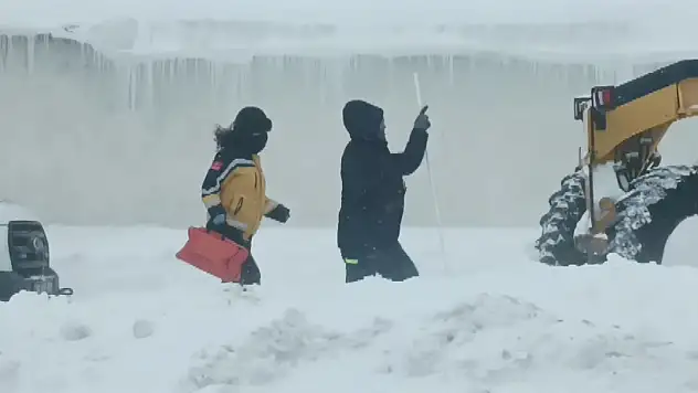 Tipi ambulansı durdurdu, sağlıkçılar yürüyerek ulaştı