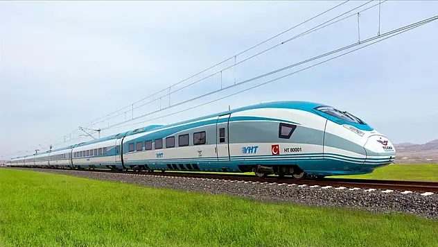 Tren seferlerinde aile ve yeni evli çiftlere özel indirim başlıyor