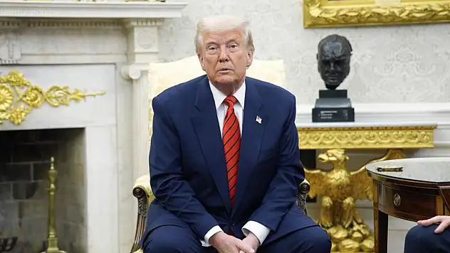 Trump Gazze için Washington'da masaya oturuyor