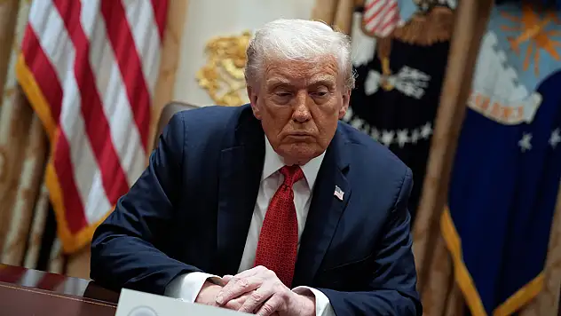 Trump, İranlılara protestolara devam etmeleri çağrısında bulundu