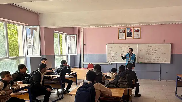 TÜGVA Ağrı'dan meslek liselerine bilgilendirici ziyaret