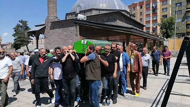 Türk Halk Müziği'nin Usta İsimlerinden Bahattin Karakoç, 74 Yaşında Hayatını Kaybetti