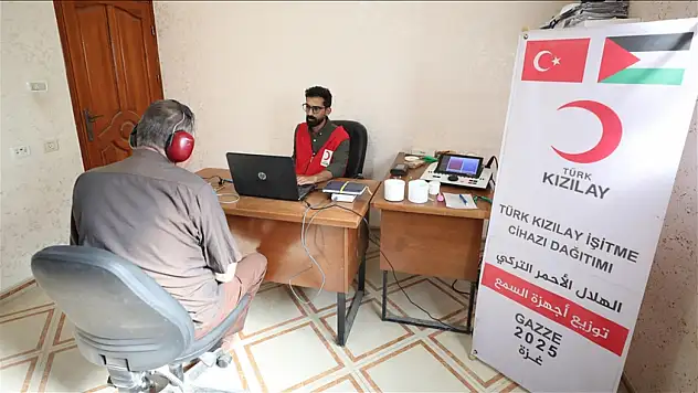 Türk Kızılay, Gazze'de işitme cihazlarıyla umut oldu!