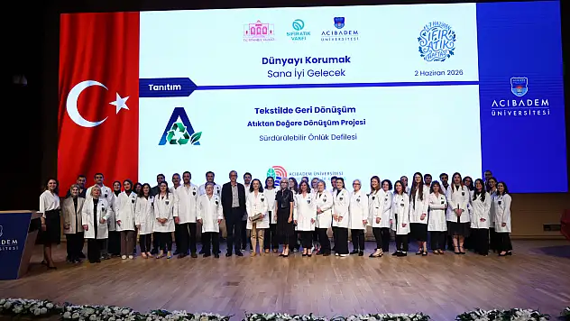 Türkiye'de bir ilk! PET şişeler laboratuvar önlüğüne dönüştürüldü