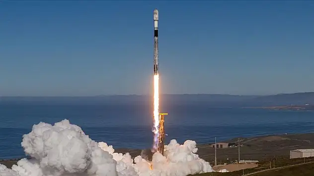 Türkiye'nin ilk yörünge transfer aracı Falcon 9 ile uzaya gönderildi