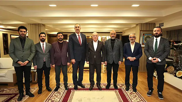 Türkiye Uzay Ajansı Yönetim Kurulu Üyesi Karabeyoğlu, Erzurum Büyükşehir Belediyesi'nde Ağırladı