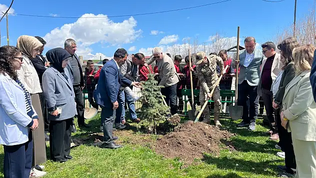 Tutak'ta öğrencilere doğa ve çevre bilinci aşılandı
