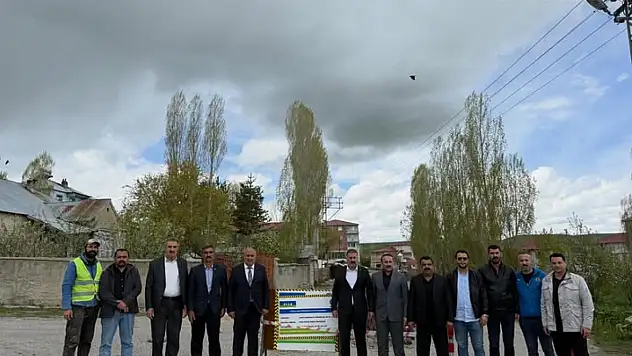 Tutak'ta yılların bekleyişi sona eriyor! Karşıyaka Mahallesi doğalgaza kavuşuyor