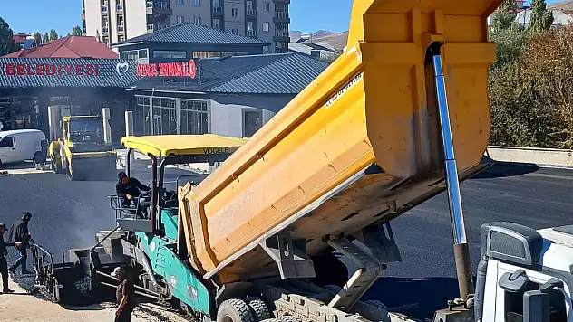 Tuzla çekildi Eleşkirt devam etti, asfalt serimiyle son aşamaya gelindi
