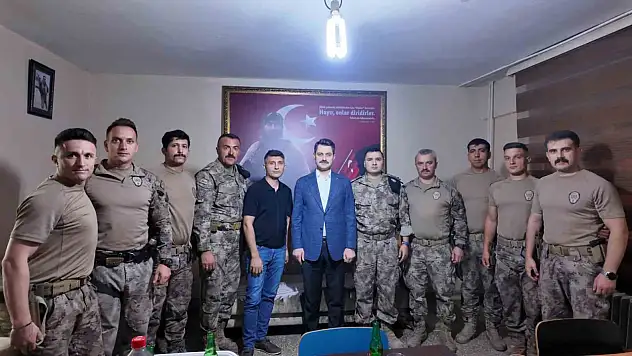 Tuzluca Kaymakamı Yılmaz, Özel Harekat Polislerini ziyaret etti, başarı diledi
