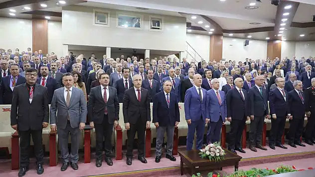 ÜAK Toplantısı YÖK'te Gerçekleşti: Erol Özvar Başkanlık Etti