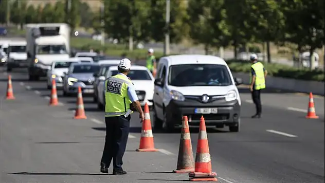 Ücretler belli oldu: Yeni trafik cezaları listesi 2025!
