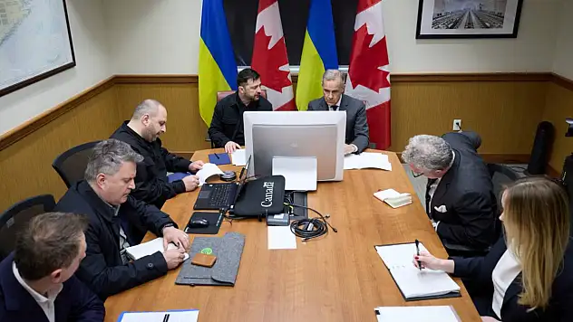 Ukrayna liderinden kritik görüşme öncesi ortak telefon