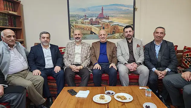 Ümraniye'de Ağrılılar iftar sofrasında buluştu
