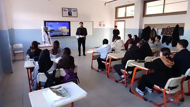 Umre Ödüllü Gençlik Bilgi Yarışması Tanıtımı Erzurum Olur'da Yapıldı