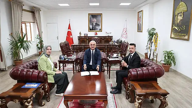 Vali Avni Çakır Başkanlığında, Gençlik ve Kültür Projeleri İçin Protokol İmza Töreni Gerçekleştirildi
