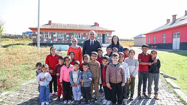 Vali Avni Çakır'dan 24 Kasım Öğretmenler Günü Mesajı